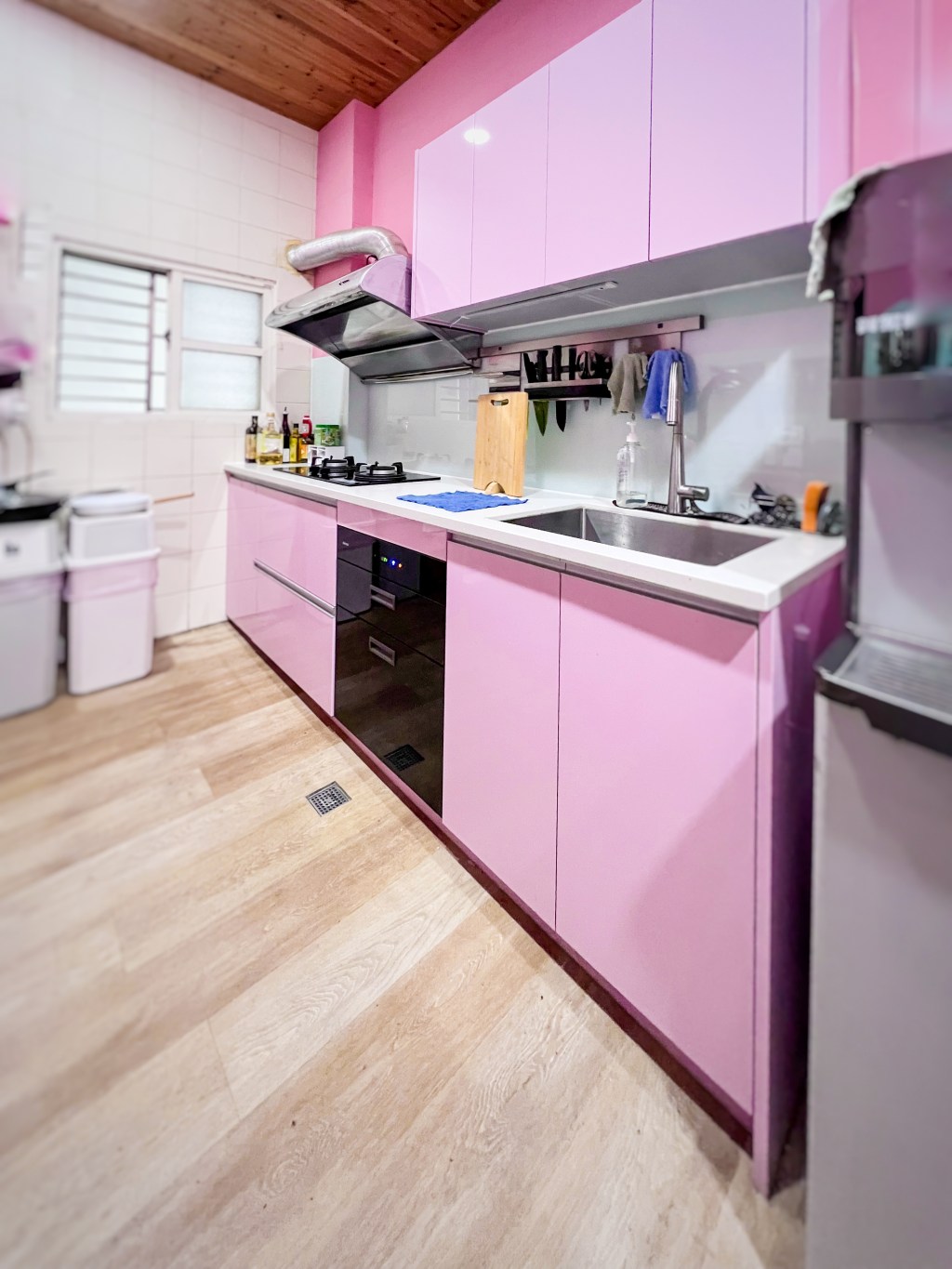 古早味灶腳搖身一變芭比廚房